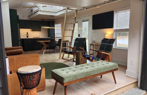 Lancaster Cabin | Enchanting retreat nestled in the heart of nature. Your ideal getaway awaits!