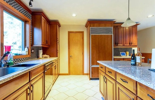 Tannersville Villa | Enchanting Tannersville Mansion W Erov 4 Groups & Families Hot-Tub 5Bds+3.5Bath