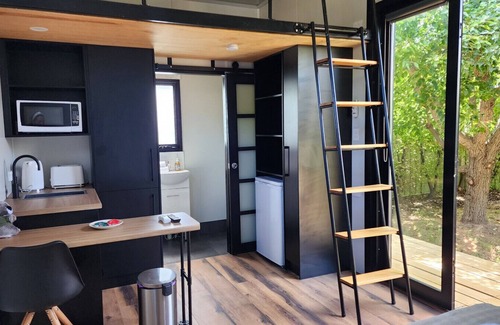 Dickson Apartment | Enchanting Tiny Home in Vibrant Dickson