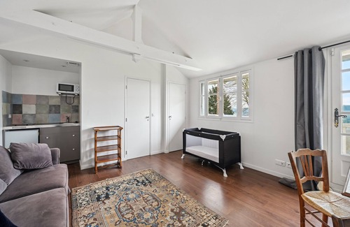 Jouy-en-Josas House | Enclos de Châtillon - Grand jardin, dépendance