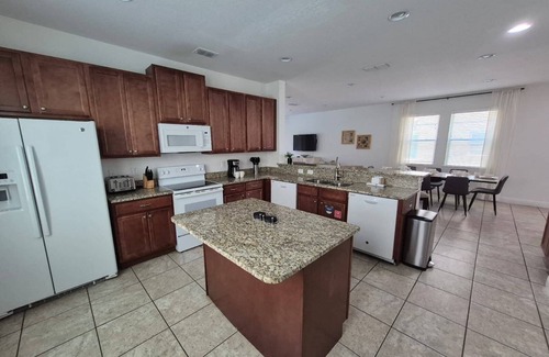 West Kissimmee Villa | Encore Resort 1401 - Six Bedroom Villa, Sleeps 15