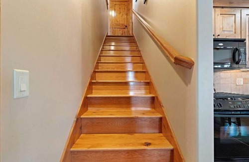 Tamarack Resort Cottage | Encore Ski Cottage - Ski In/Ski Out Cottage with Private Hot Tub