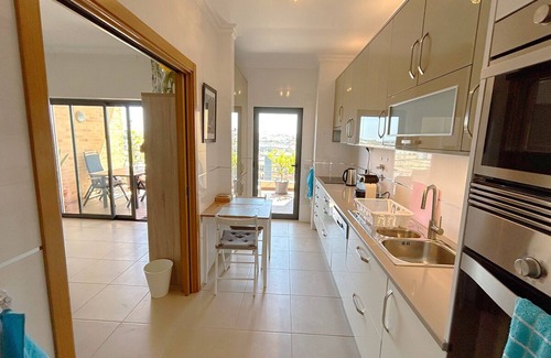 Albardeira Apartment | Encosta da Marina, 2 bedrooms top floor apartment