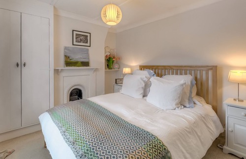 Arundel House | End of Terrace Cottage in Arundel