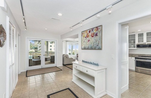 Isle of Palms Condo | End Unit Oceanfront Condo w/Views from all Rooms