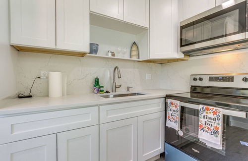 Clearlake Apartment | End Unit w/Clear Lake Access in NorCal!