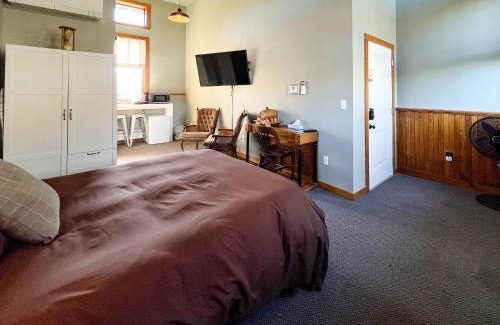 Downtown - Waterfront Hotel | Endion Station Inn by Heirloom Boutique Collection