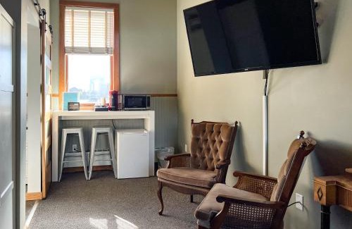 Downtown - Waterfront Hotel | Endion Station Inn by Heirloom Boutique Collection