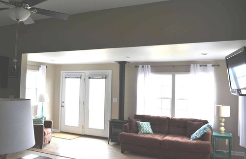 Town of Somerset Cottage | Endless Lake Front Views & Spa