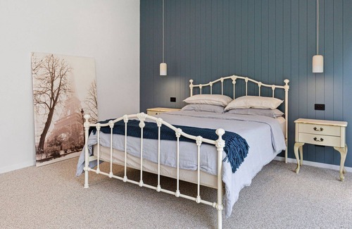 Somers House | Endless somers await in this enchanting seaside oasis