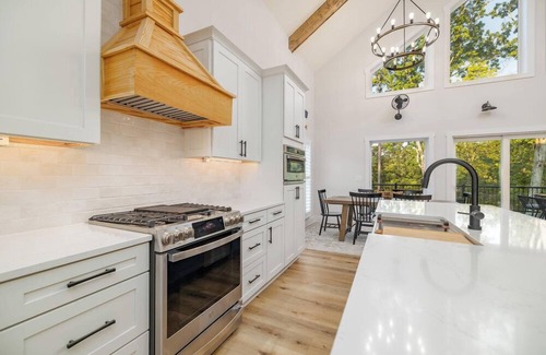 Wise House | Endless Summer | 10 ft Water Depth | Amenities Galore