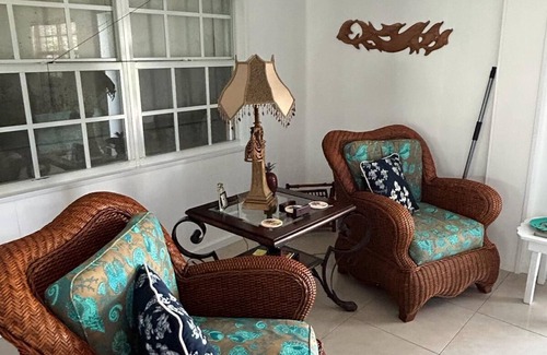 Man O War Cay Cottage | Endless Summer, Cozy Bahamian Cottage