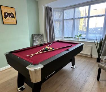 Enfield Highway House | Enfield Contractor Base With Games Room