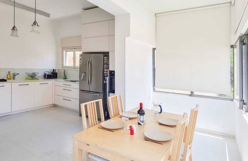 Tel Aviv Apartment | Engel Jolie - One Bedroom Apartment, Sleeps 4