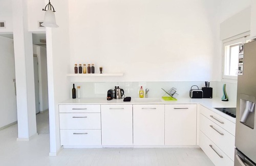 Tel Aviv Apartment | Engel Jolie - One Bedroom Apartment, Sleeps 4