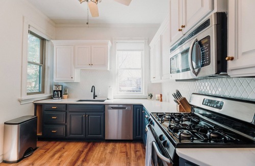 Harrisburg - Hershey House | Engle's Place-Newly Renovated Historic HBG Home