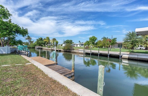 Grove City House | Englewood 3 Bedroom Private Home on Lemon Bay Canal w Boat Dock