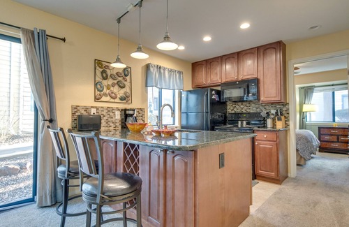 Englewood Apartment | Englewood Apt w/Patio in Denver Tech Center