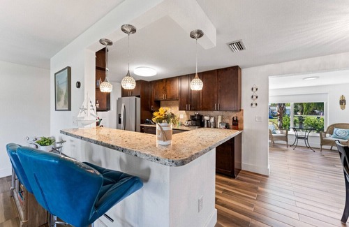 Englewood South House | Englewood Escape: 3BR Water-Front with Pool