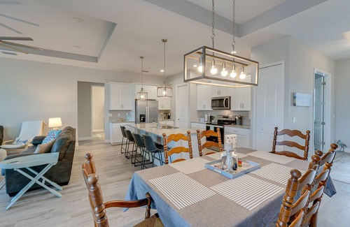 Englewood East House | Englewood Escape Near Beaches w/Private Lanai!