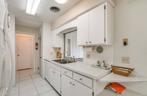 Bay Harbor Estates House | Englewood Home on Canal: Boat to Lemon Bay!