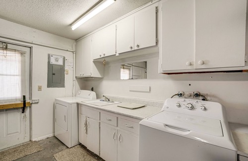 Bay Harbor Estates House | Englewood Home on Canal: Boat to Lemon Bay!