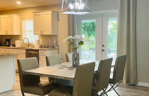 Englewood East Villa | Englewood Vacation Villa 7 miles away from beautiful beach