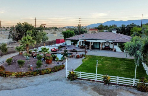 Indio House | Enjoy 5 Acres of Privacy and fun!