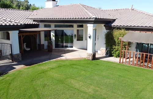 Indio House | Enjoy 5 Acres of Privacy and fun!
