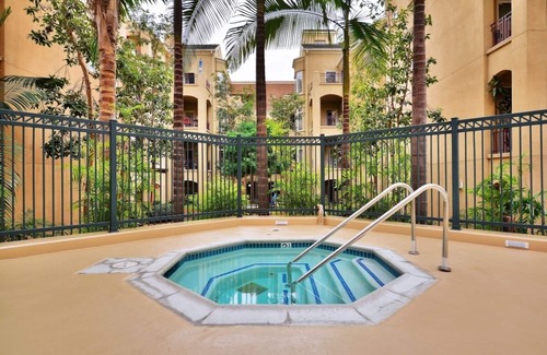 Bankers Hill Condo | Enjoy a beautiful San Diego Bay view on Bankers Hill one block from Balboa Park