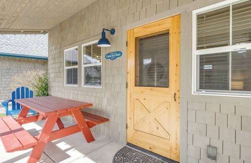 Dover Bay House | Enjoy a bright and peaceful stay steps from Lake Pend Oreille. "Coast Is Clear" bungalow offers resort comfort and nature's beauty.
