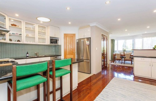 Fremantle House | Enjoy a comfortable experience at this extremely central Fremantle house