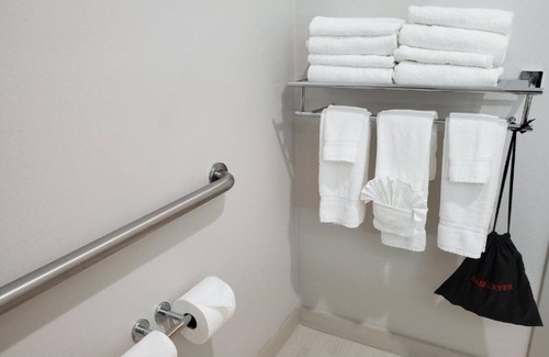 Fremont House | Enjoy a convenient room location in Central Fremont!