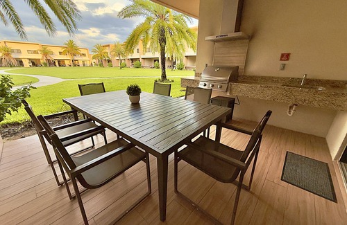 Florida Central Atlantic Coast House | Enjoy a cozy and unique stay in the heart of Magic Village.