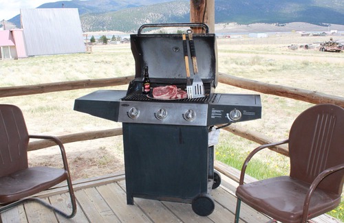 Eagle Nest Cabin | Enjoy a Get-A-Way @ this cozy log cabin on Eagle Nest Lake, in Eagle Nest NM!