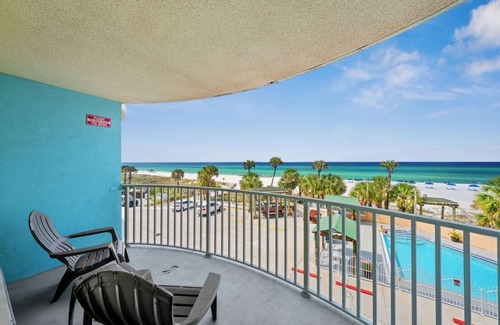 Panama City Beach Hotel | Enjoy a Hassle-free Stay! Free Parking, Pool, Near Casino Beach Boardwalk