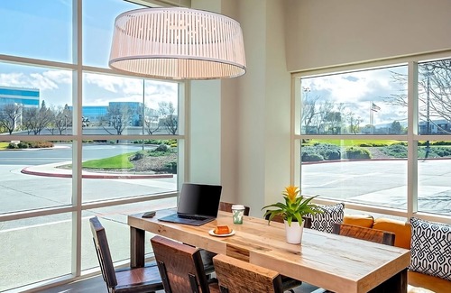 Redwood Shores House | Enjoy a Hassle-Free and Suiting Stay! Scenic Views, Pet-friendly Hotel with Pool