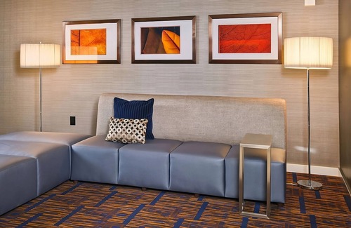 Tinton Falls Hotel | Enjoy a Hassle-Free Stay! Close to Lincroft Village Green, Pet-Friendly!