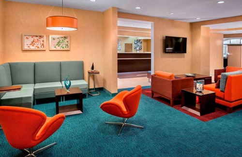 Westborough House | Enjoy a Hassle-Free Stay! 2 Pleasant Units, Free Grab-and-Go Breakfast, Pool