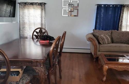 South Jamaica Apartment | Enjoy a home away from home. In Jamaica Queens.A/C and Heat