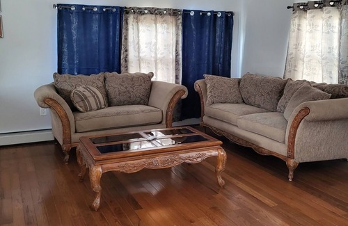 South Jamaica Apartment | Enjoy a home away from home. In Jamaica Queens.A/C and Heat