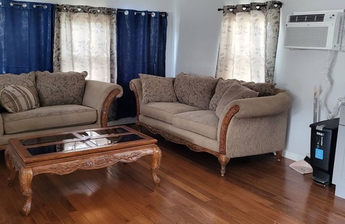 South Jamaica Apartment | Enjoy a home away from home. In Jamaica Queens.A/C and Heat