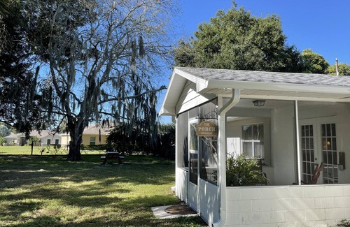 Bartow House | Enjoy a little bit of country in the city