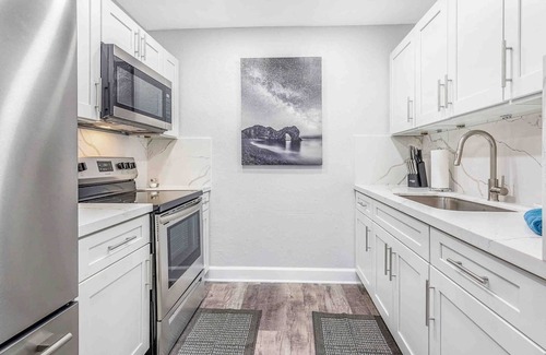 Fort Lauderdale House | Enjoy a luxurious experience at this remodeled luxury home