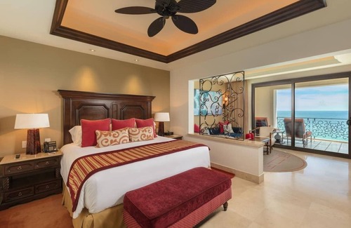 Marina Hotel | Enjoy a Master Suite at Grand Solmar Land's End.