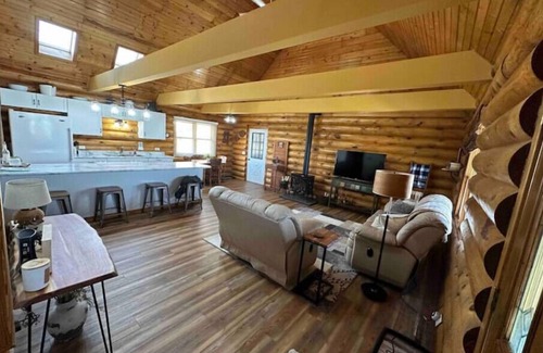 Spring Branch Cabin | Enjoy a memorable visit when you stay at Spring Branch Cabin.