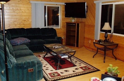 Cooke City-Silver Gate Apartment | Enjoy a Mountain Vacation in Beautiful Cooke City Montana