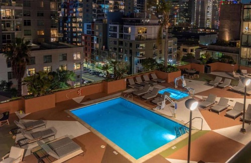 Little Italy House | Enjoy a peaceful downtown stay