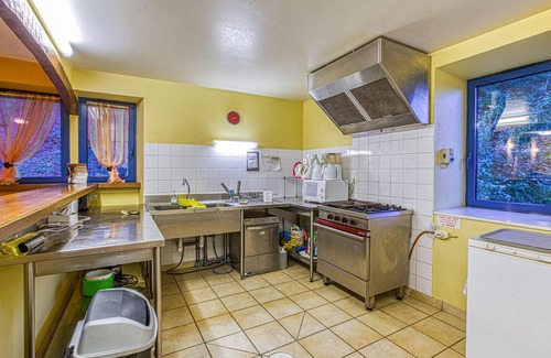 Saint-Come-d'Olt House | Enjoy a relaxing vacation in fantastic nature in this exceedingly spacious vacation home.