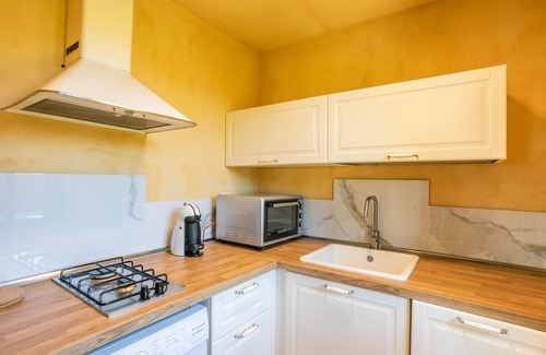 Brucoli House | Enjoy a relaxing vacation in this beautiful semi-detached house with sea view.